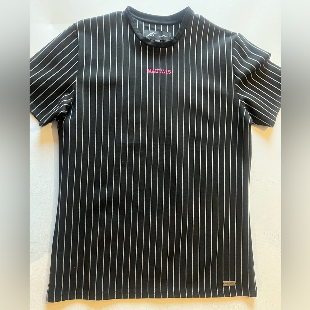 Mauvais Brand shirt. Large Fitted
